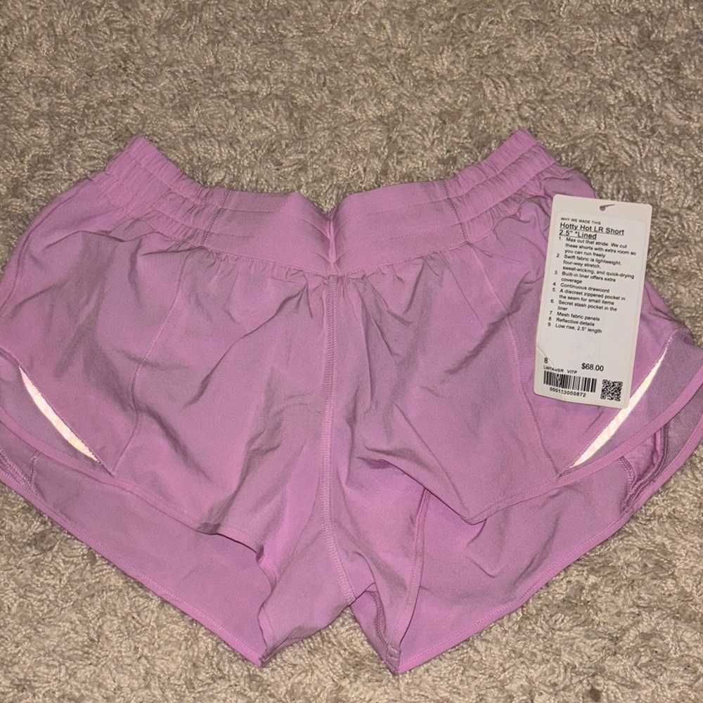 Lululemon Hotty Hot 2.5 shorts